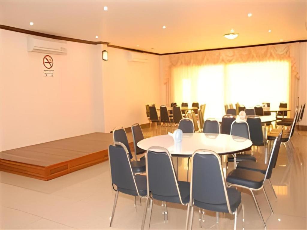 Chaleunehoung Hotel Vientiane Extérieur photo