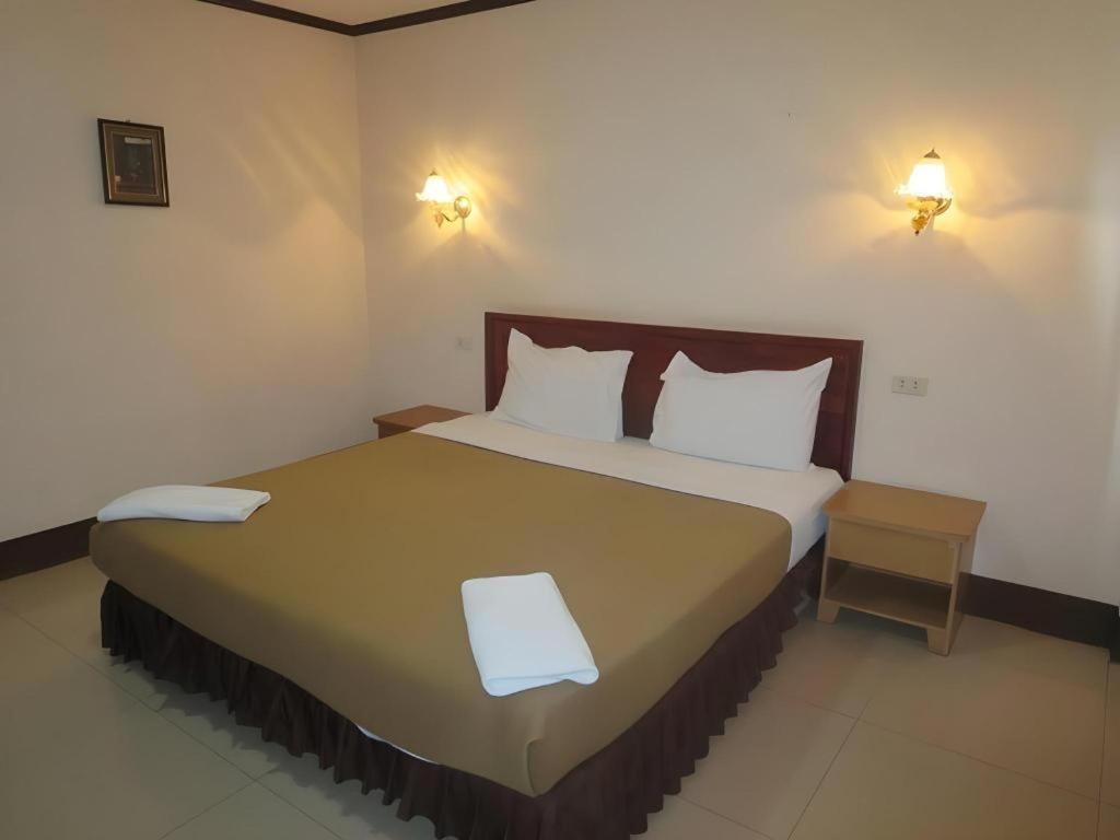 Chaleunehoung Hotel Vientiane Extérieur photo