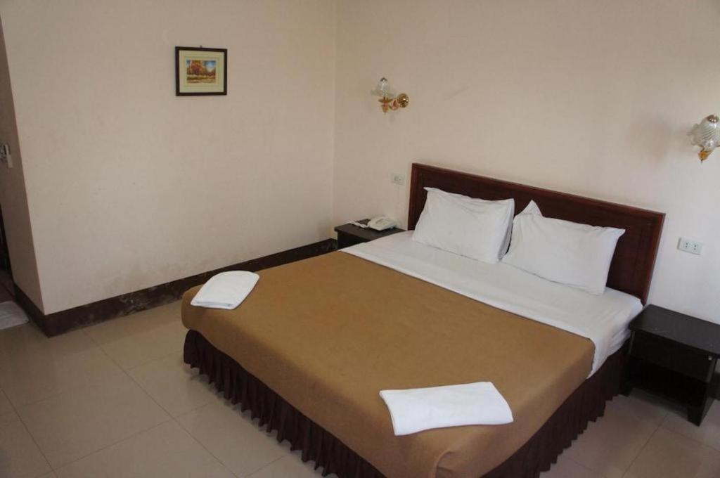 Chaleunehoung Hotel Vientiane Extérieur photo
