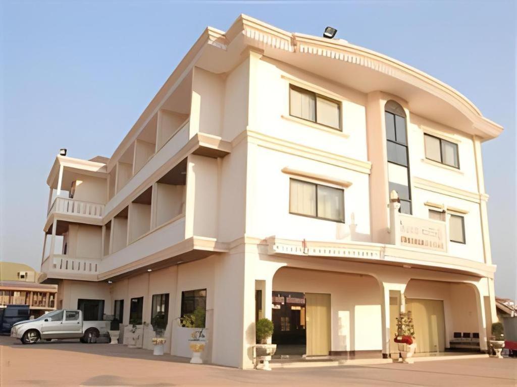 Chaleunehoung Hotel Vientiane Extérieur photo